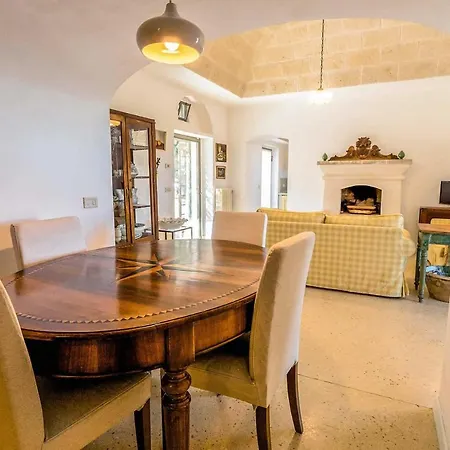 Vila Sleeps 6 Pool Air Con Wifi Ostuni