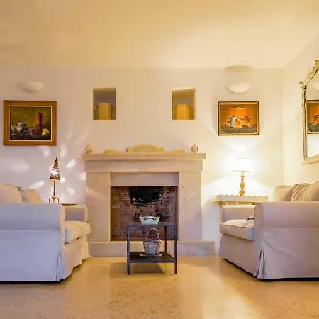 Sleeps 6 Pool Air Con Wifi * Ostuni