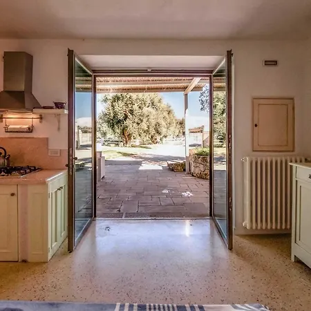 Vila Sleeps 6 Pool Air Con Wifi Ostuni