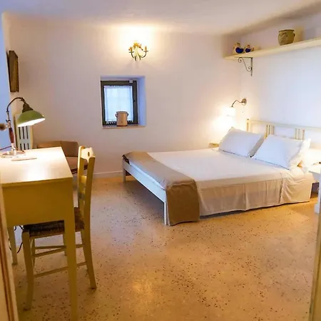 Sleeps 6 Pool Air Con Wifi